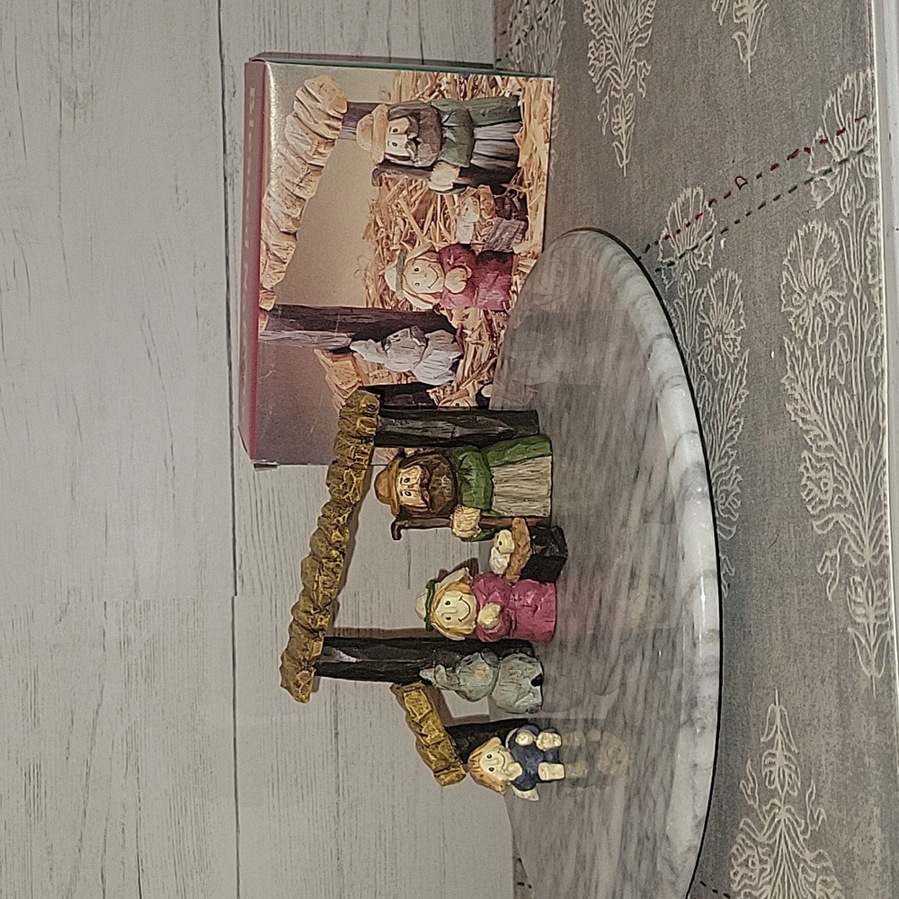 Giftco "Blessed Family" Nativity Scene